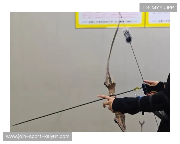 射箭选手被称“风的孩子”,逆风条件仍命中靶心 射箭选手被称“风的孩子”,逆风条件仍命中靶心