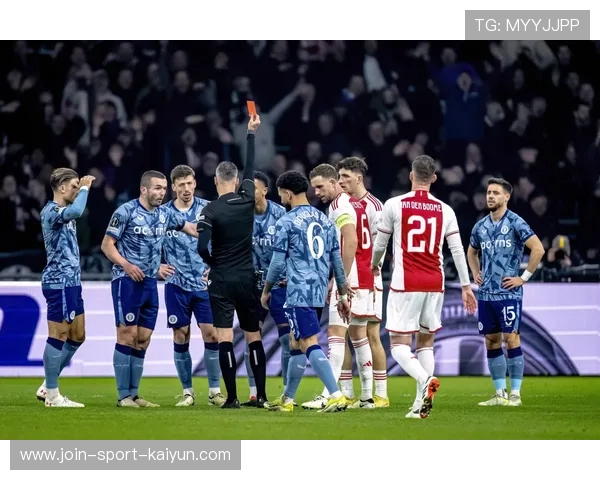 球队在欧冠中以稳定的传球成功率控制比赛，欧冠用球大全