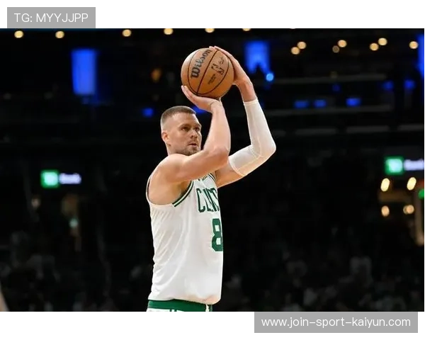 波津外弹投篮穿网声清脆